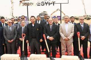 وزير التجارة والصناعة يضع حجر الأساس للمرحلة الأولى لمصنع الضفائر الكهربائية للسيارات التابع لشركة سوميتومو إلكتريك إيجيبت