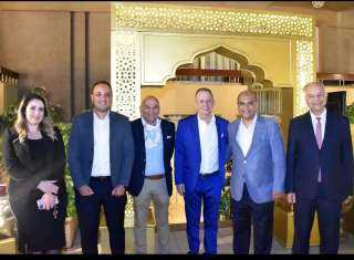 شركة بلو مون للسياحة تقيم حفل السحور السنوي بفندق سفير القاهرة