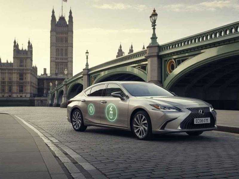 هل السيارات الهجينة مناسبة لخدمة السياحة الفاخرة؟ مقارنة شاملة بين الأداء والتكلفة في لندن