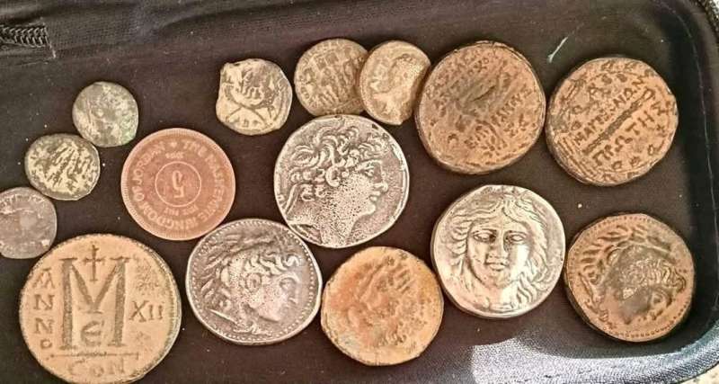 عملات أثرية مهربة