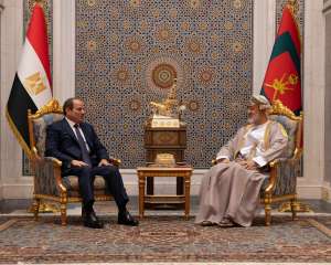 السلطان هيثم والسيسي يبحثان بقصر البركة تطورات المنطقة وسبل احتواء الأزمة الأمريكية الإيرانية