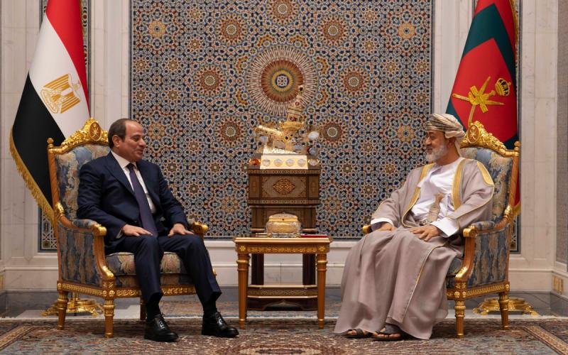 السلطان هيثم والسيسي يبحثان بقصر البركة تطورات المنطقة وسبل احتواء الأزمة الأمريكية الإيرانية