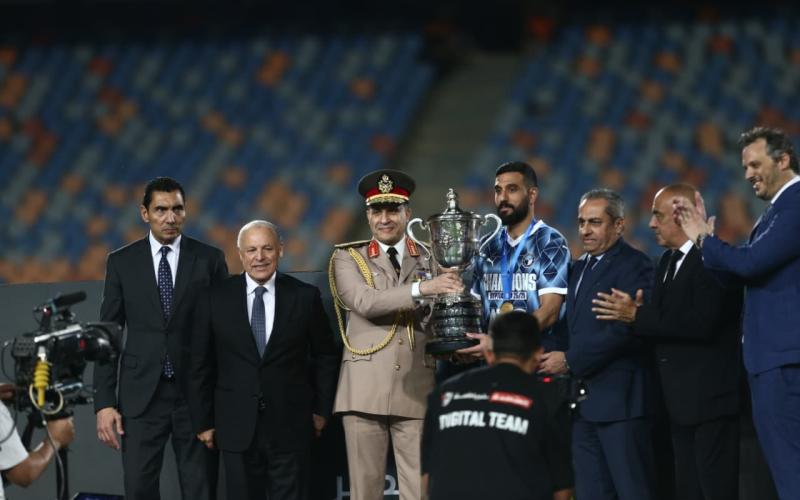 بحضور كبير الياوران نائبًا عن رئيس الجمهورية.. وزير الشباب والرياضة يشهد تتويج بيراميدز بكأس مصر