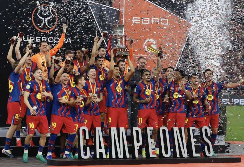 برشلونة يفوزه على نظيره ريال مدريد ويتوج بلقب الدوري الإسباني