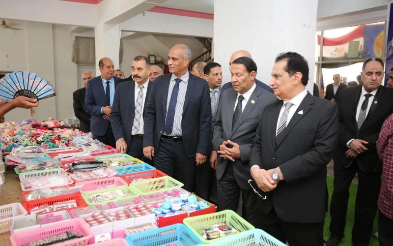 أسامة الأتربي يقود «أهلًا مدارس» بحماة الوطن في كفرالشيخ.. تخفيضات تصل إلى 35% ودعم مباشر للأسر