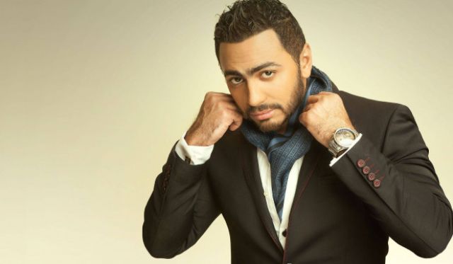 تامر حسني يحصل علي الدكتوراه الفخرية